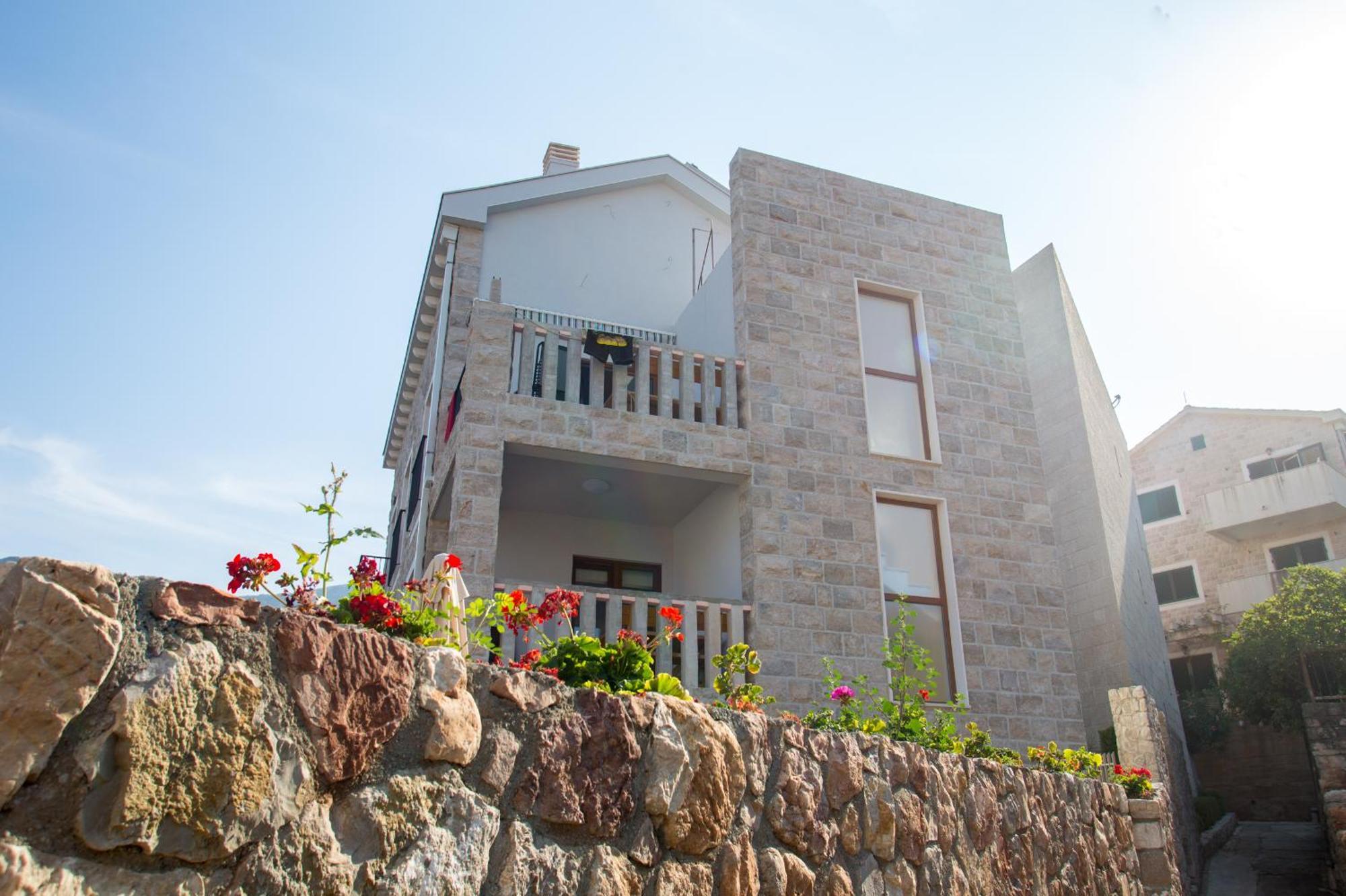 Mima Apartments Sveti Stefan Ngoại thất bức ảnh